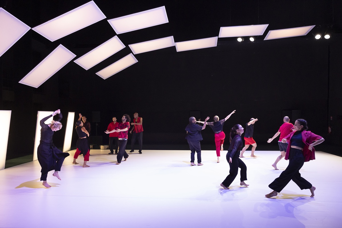 La Terre en Transe - Taoufiq Izeddiou