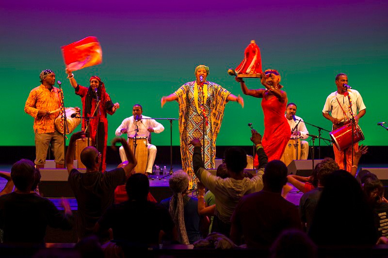 Betsayda Machado and La Parranda el Clavo