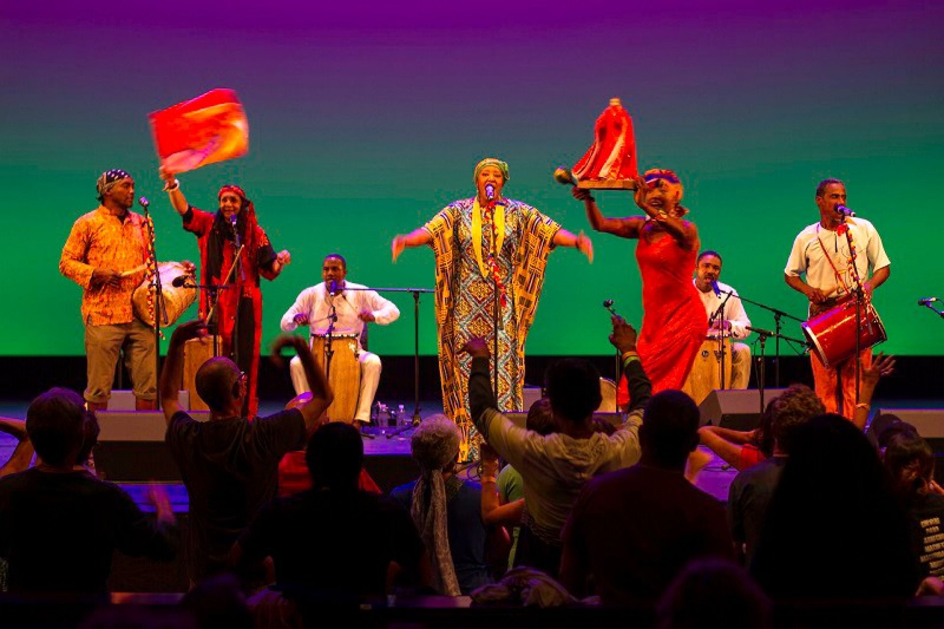 Betsayda Machado and La Parranda el Clavo