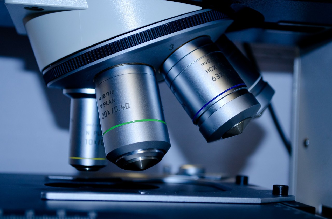 Image of a microscope.